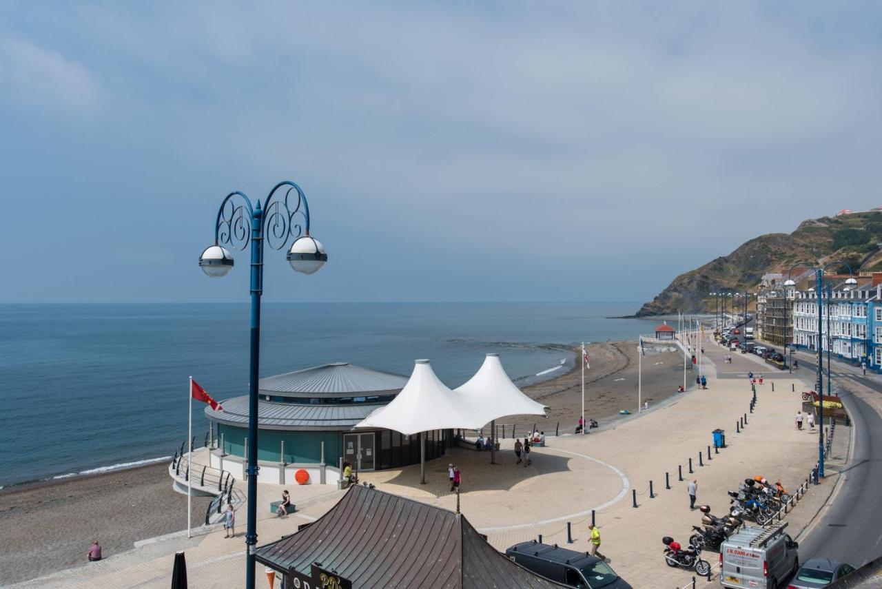 Starling View Boutique Stunning Seafront View Apartment Aberystwyth Exteriör bild